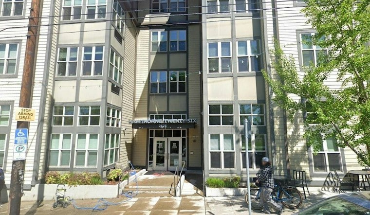 Engine 9 Responds to Southeast Portland Apartment Fire