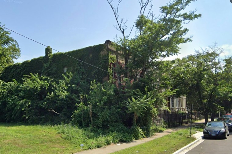 Englewood House Fire Leaves One Critically Hurt, Chicago Crews Say