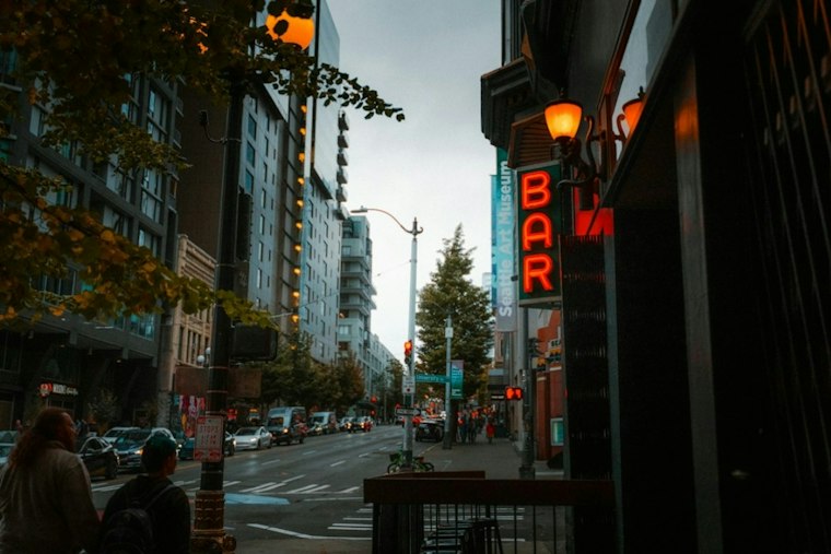 Esquire Names Seattle’s Russell’s Among 14 Best Bars in America