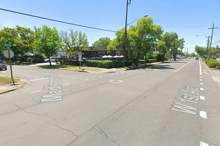 Eugene Woman, 39, Tried to Roll Into Traffic on West 1st, Police Say