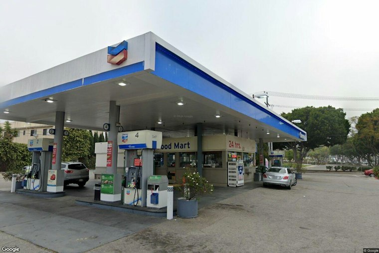 EVgo Opens 20-Connector Fast-Charging Site on South Robertson Boulevard