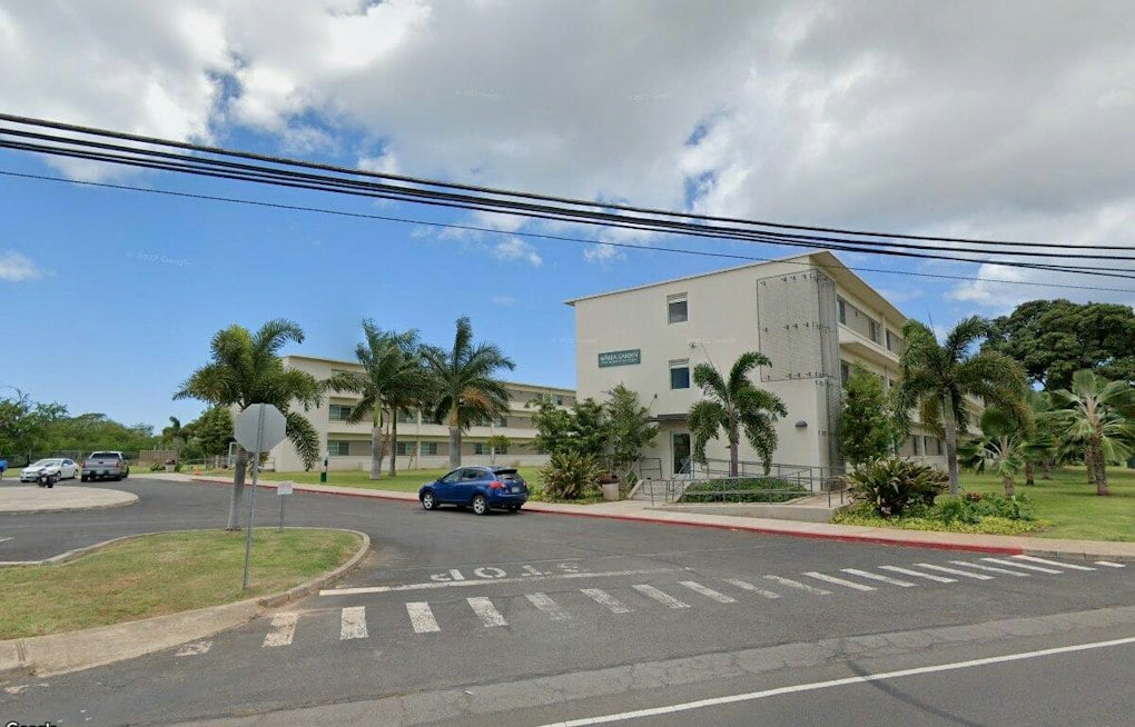'Ewa Beach Charter School Left Without a Board, Fate Now Up to State