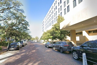 Fake Pro Baller Swipes $90K BMW From Savannah Hotel Valet, Police Say