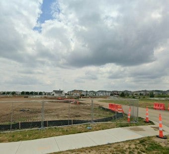 Fishers apartment community marks opening with ribbon-cutting