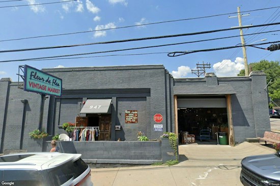 Fleur de Flea Draws Crowds to Louisville Waterfront With 200-Plus Vintage Vendors