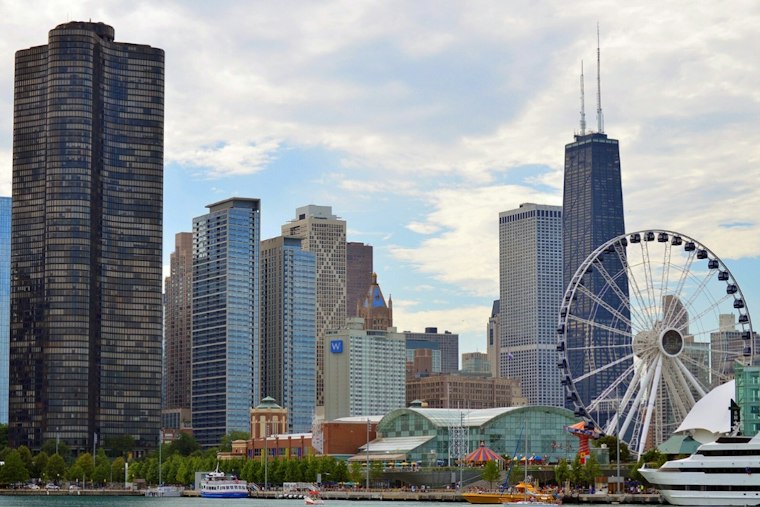 Foggy Commute, Cozy Calm as Chicago Sets Up for Warm Weekend Sizzle