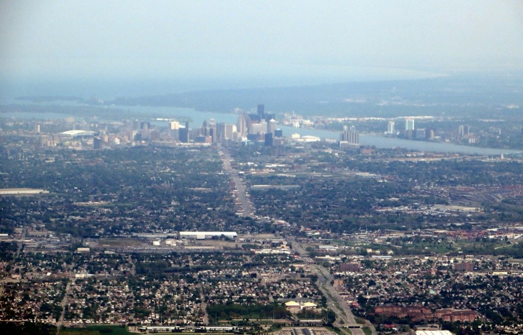 Foggy Start, Sun-Soaked Finish: Detroit Braces for Thursday Soaker