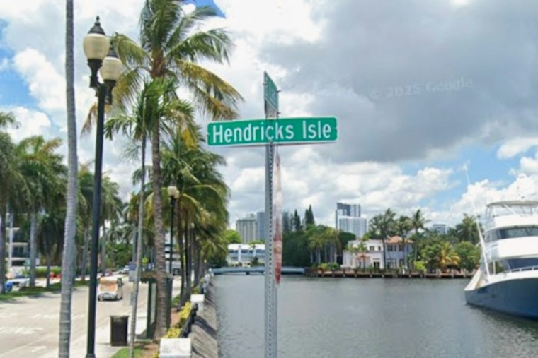Fort Lauderdale Catamaran Erupts in Flames on Hendricks Isle After Loud Boom