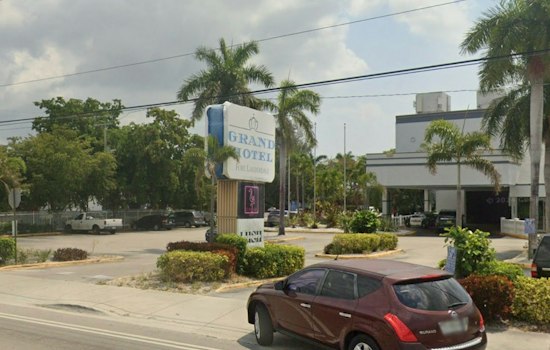 Fort Lauderdale Grand Hotel Overhang Collapses, No Injuries Reported