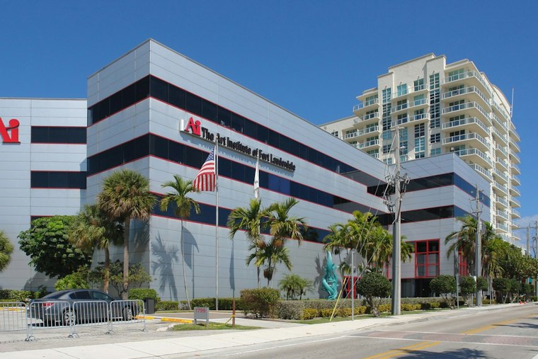 Fort Lauderdale Man Killed Crossing Broward Boulevard, Police Shut Down Traffic