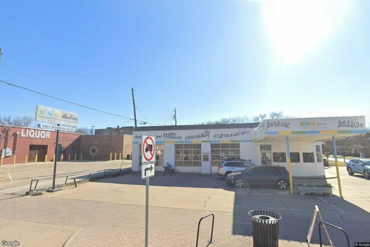 Fort Worth Glass Studio SiNaCa Nears Deal to Leave for Arlington