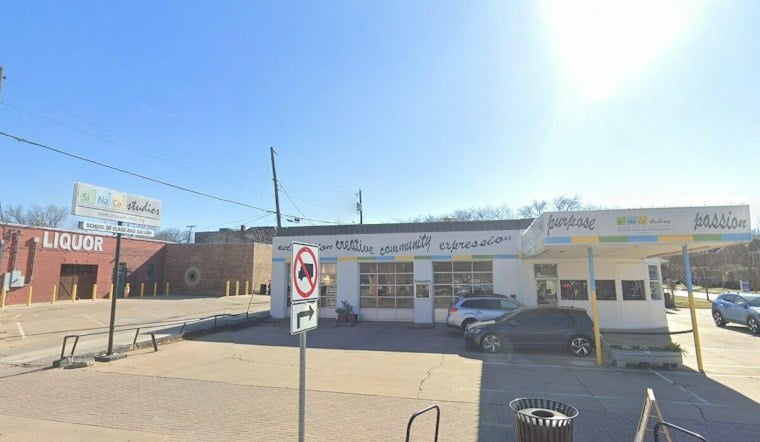 Fort Worth Glass Studio SiNaCa Nears Deal to Leave for Arlington
