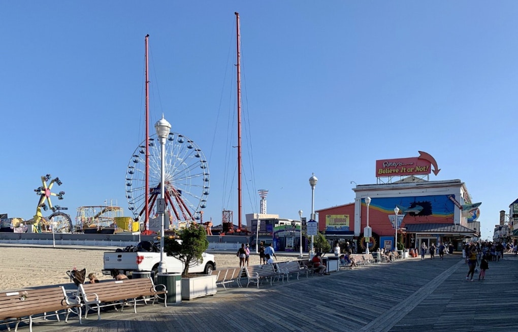 Fred Barnett Leads Eagles Boardwalk Parade As Ocean City Waves Goodbye To Summer