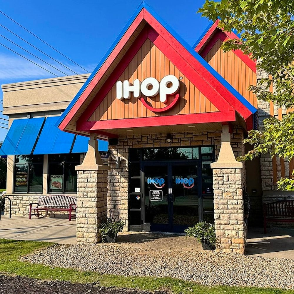 Free Pancakes for a Year Lure Crowds to San Antonio's 8th Applebee's-IHOP Mashup