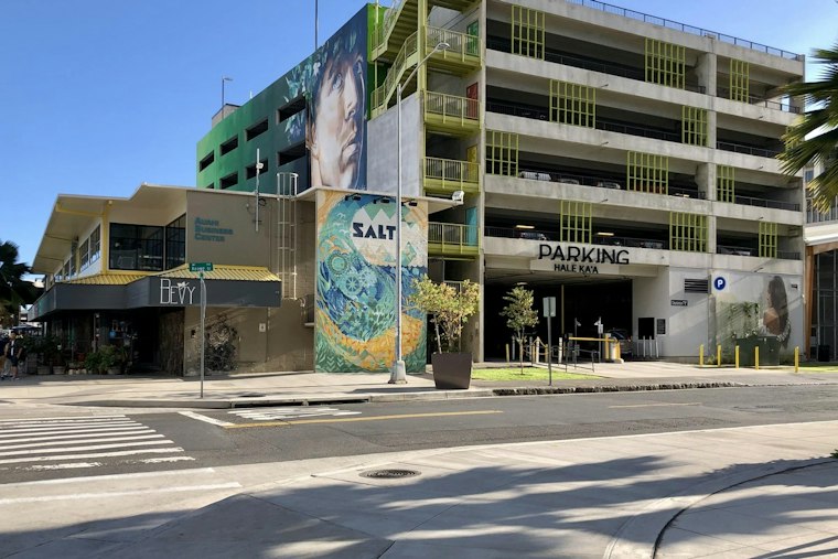 Free Steins And German Brats Return To Kakaʻako For Oktoberfest At SALT