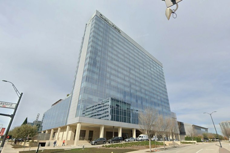 Frisco Hotel Fills With 100 Reformers as BODYBAR Marks Milestone, Gives $10,000