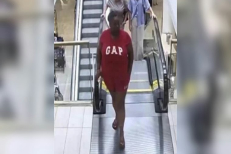Frisco Police Hunt Gap Shoplifting Suspect at Stonebriar Centre