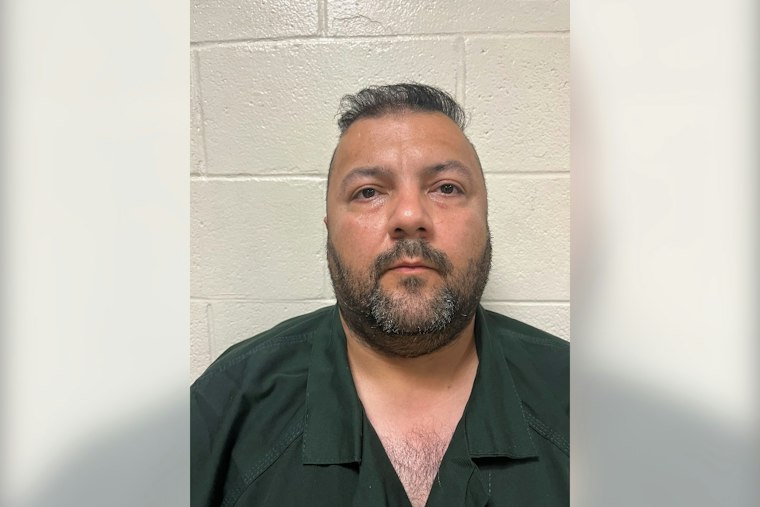 Gaithersburg Bank Teller Stalls Robber Until He Flees Empty-Handed