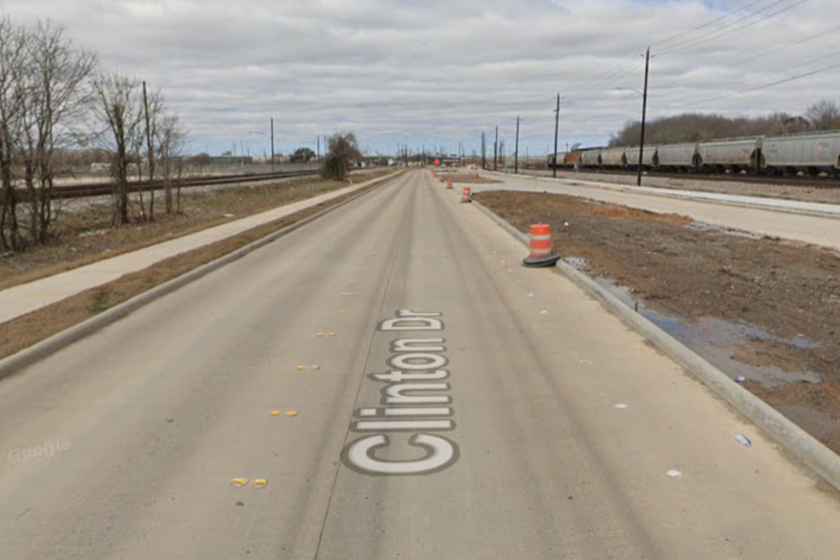 Galena Park Chase Ends With Young Man Dead, Driver Vanishes on Foot