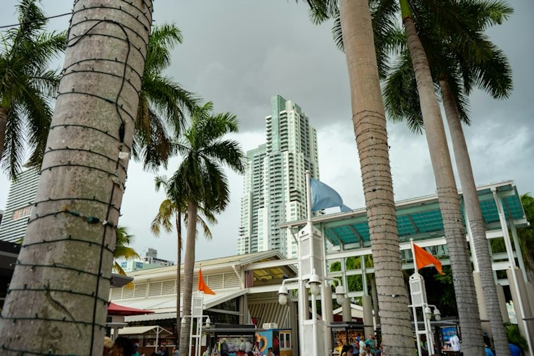 Gas Smell Triggers Partial Evacuation at Miami's Dolphin Mall, Crews Respond