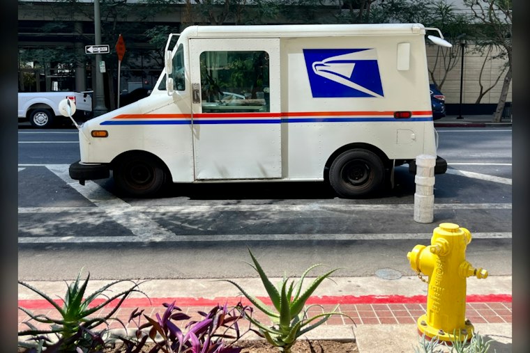 Glendale Man Admits Stealing 30 USPS Trucks, Mail From 232 Victims