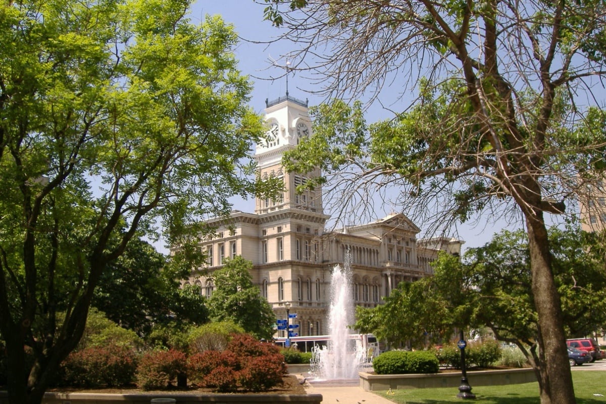 Glenview, KY Suburb of 600 Named Nation's Second-Richest ZIP Code