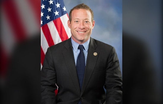 Gottheimer Pushes AI Labs and Phone Bans for New Jersey's 5th District Schools