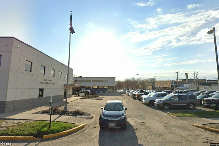 Grove City Stabbing Sends Woman to Minneapolis Trauma Center, Man Jailed