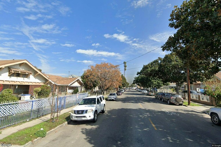 Gunman Leaps From Car, Shoots Man on Vermont Square Porch, Flees Toward Figueroa