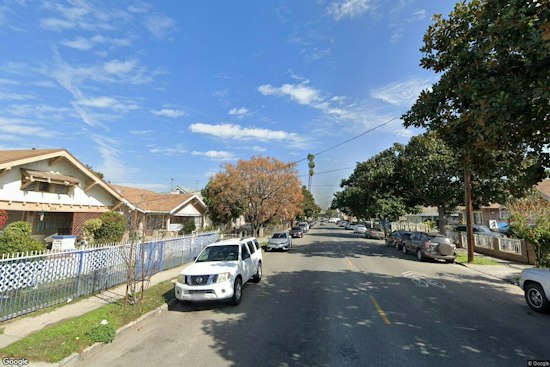 Gunman Leaps From Car, Shoots Man on Vermont Square Porch, Flees Toward Figueroa