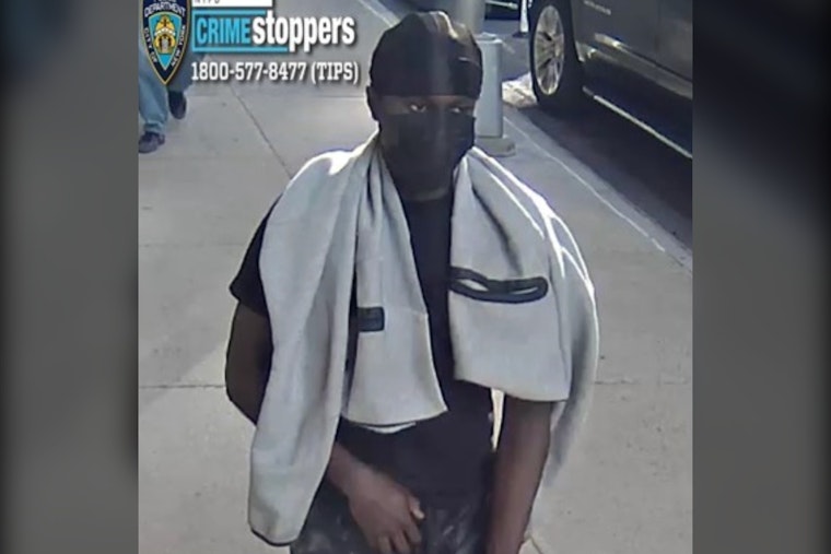 Gunman Opens Fire on Crowd Outside Harlem Building, Flees Westbound