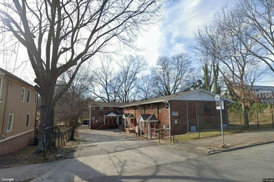 Gunmen Hold Man at Gunpoint for $40 and an iPhone on Cooper Street