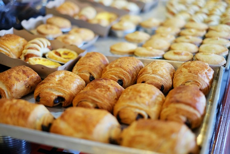 Halekulani's Bakery Terrace Turns Into Terns, a Shared-Plates Lounge After Dark