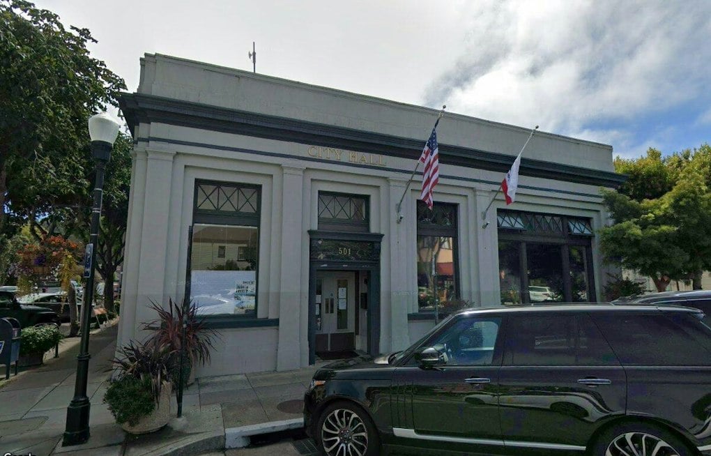 Half Moon Bay Lets Flock Camera Pilot Expire Amid Privacy Doubts