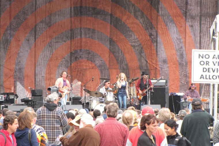 Half Moon Bay's Summer's End Festival Offers Music and Transit Options