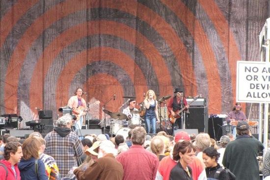 Half Moon Bay's Summer's End Festival Offers Music and Transit Options