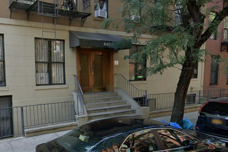 Hell's Kitchen Building Stabbing Kills Man, 26, Injures Woman, Suspect Held