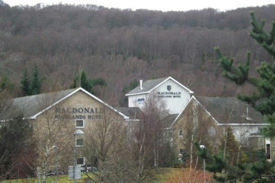 Henderson's $24.5M Empire Estate Cuts Price, Chases MacDonald Highlands Record
