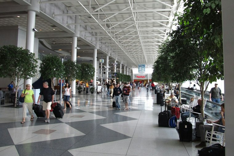 HMSHost Suspends Employee After Charlotte Airport Restaurant Dispute