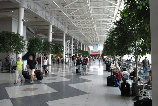 HMSHost Suspends Employee After Charlotte Airport Restaurant Dispute