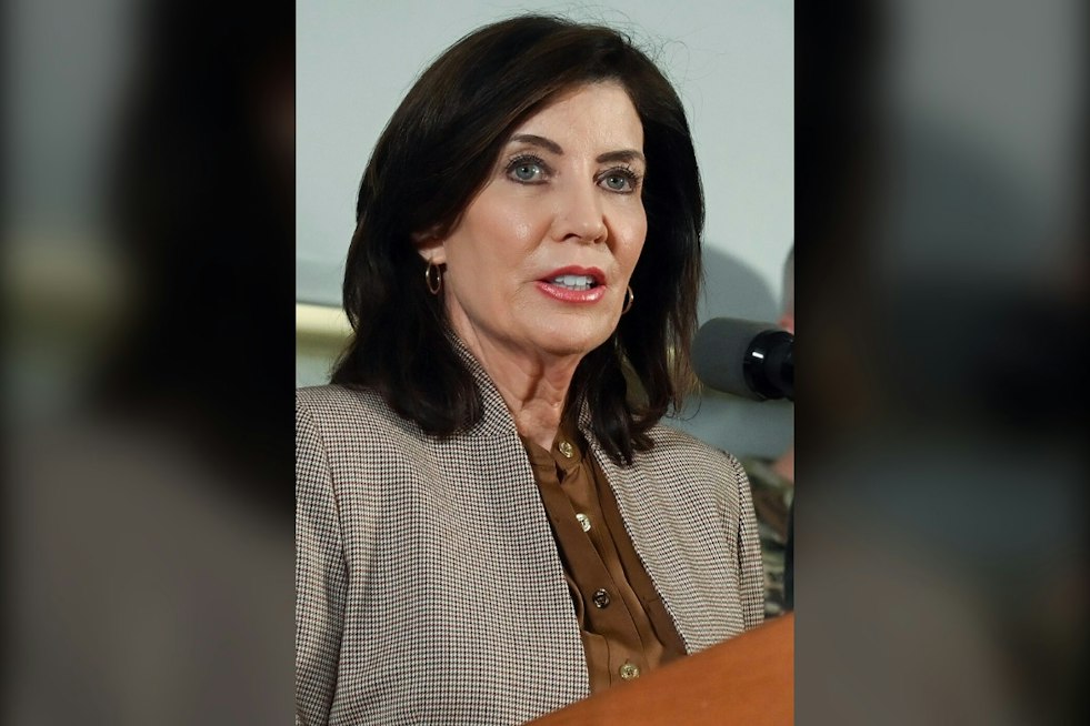 Hochul Backs Jay Jacobs for NY Dem Chair Despite His Mamdani Snub