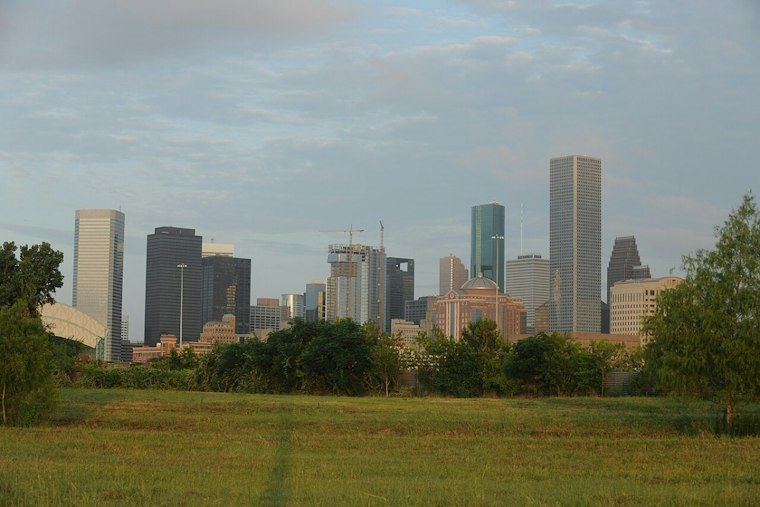 Houston Bakes as Weekend Heat Nears 95 Before Storm Chances Sneak Back