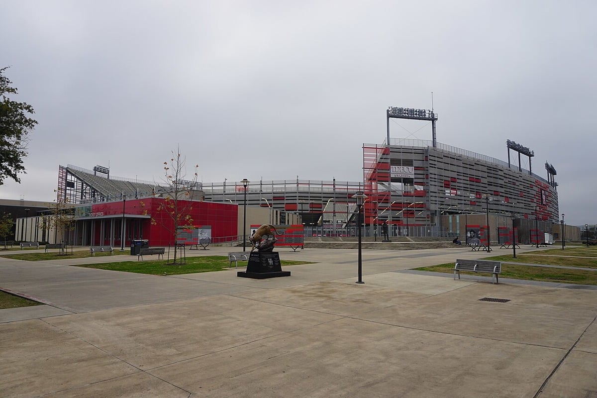 UH Cougars SLAB Car Entrance at TDECU Stadium Explained