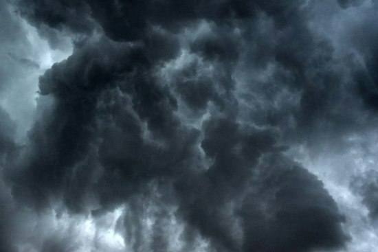 Hurricane Lowell Puts Honolulu On Flood Alert As 14-Foot Surf Pounds Oahu