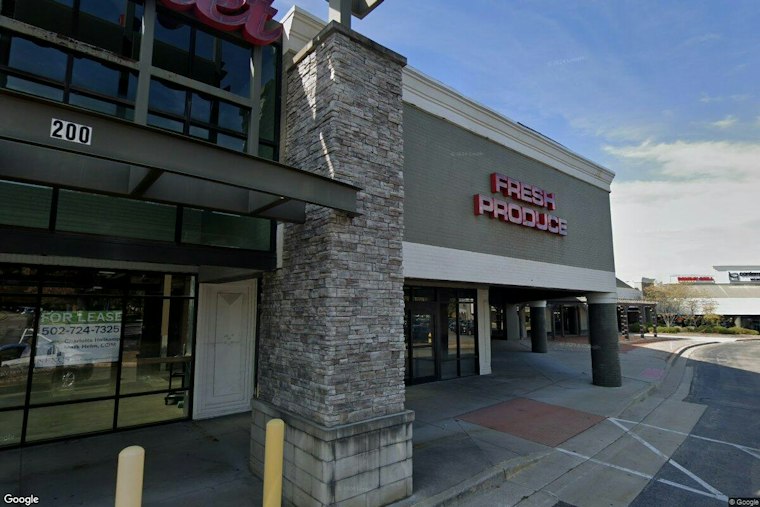International Grocer Saraga Fills Old Lucky's Market Spot on Hurstbourne Parkway