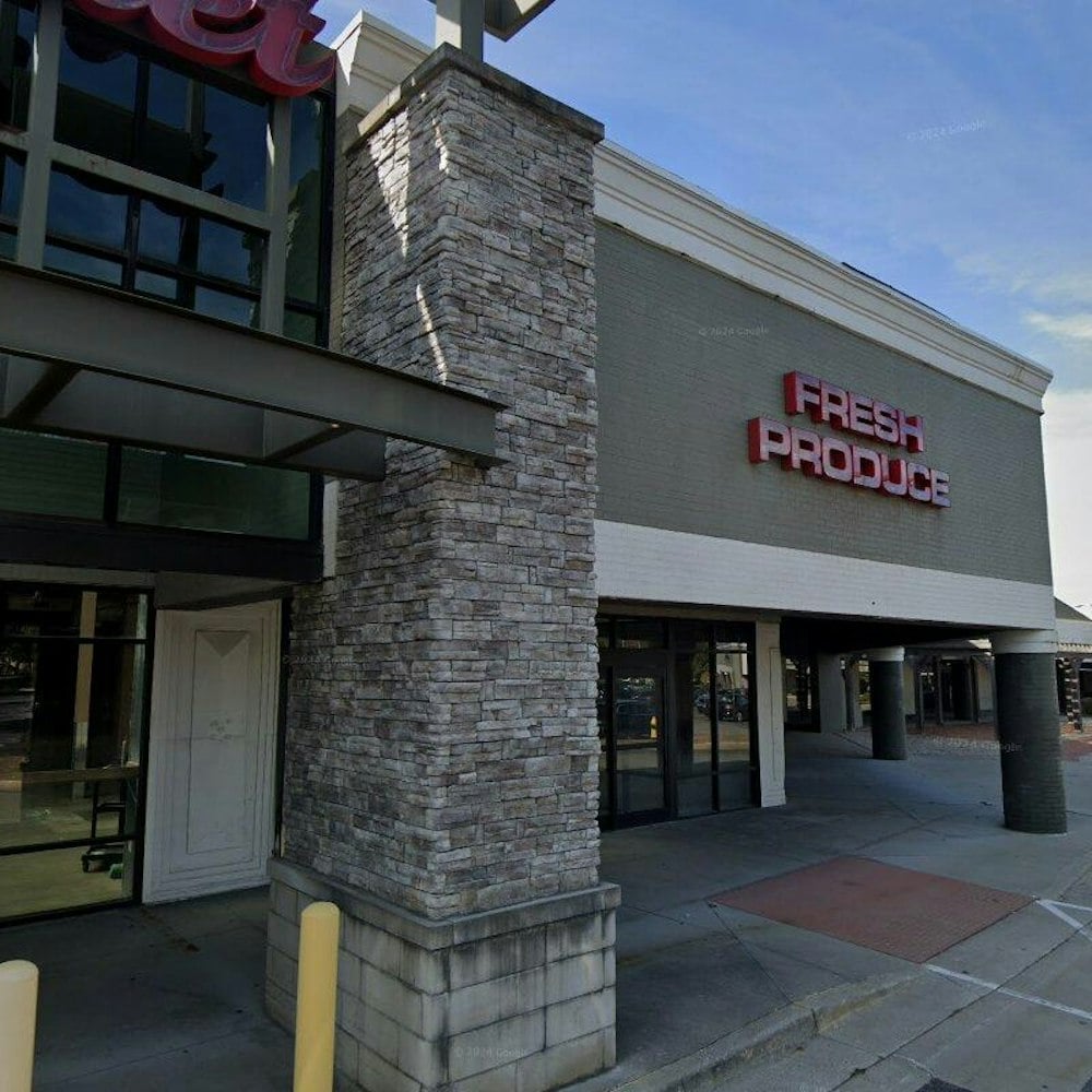 International Grocer Saraga Fills Old Lucky's Market Spot on Hurstbourne Parkway