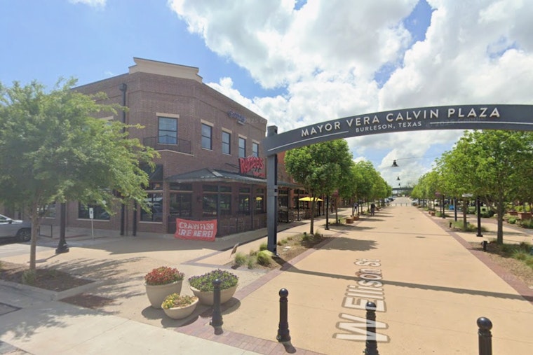 Iron Chef Champ Brings Tableside Lava-Rock Steaks to Old Town Burleson