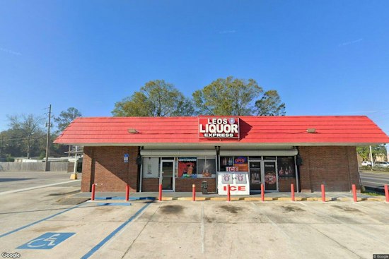Jacksonville Police Hunt Bonnet-Wearing Thief Who Grabbed Alcohol Cases and Fled