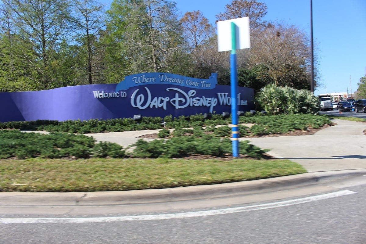EPCOT Candlelight Processional 2026 Narrator Lineup