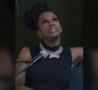 Jess Hilarious Brings Book, Baltimore Homecoming Show to Comedy Factory Stage